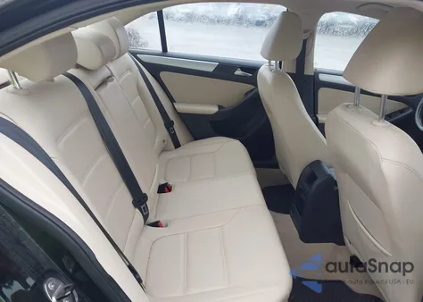 2014 Volkswagen Jetta 1.8T Se z USA, uszkodzony, nr VIN 3VWD17AJ4EM319286